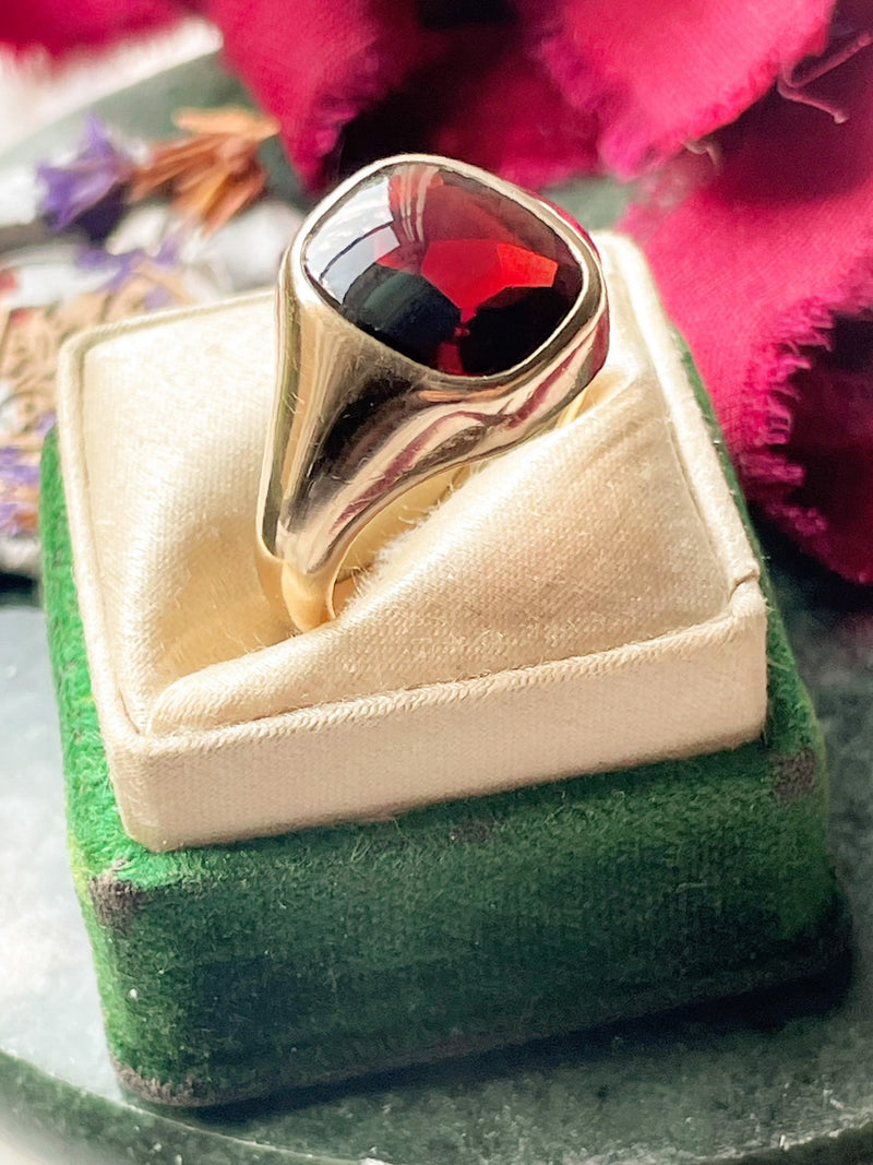 14k Vintage Buff Top Cabochon Garnet Signet Ring