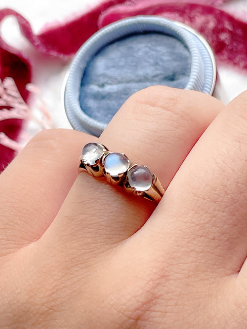 10k Victorian Three Cabochon Moonstone Band