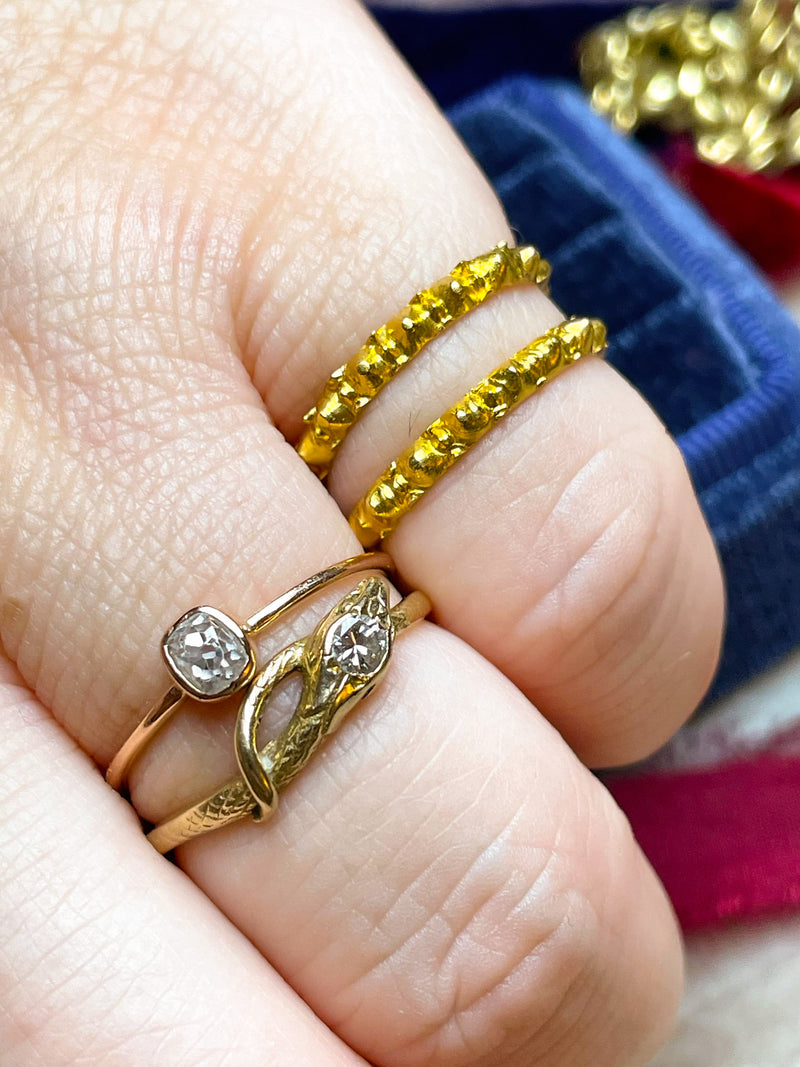 20k Vintage Pair of Spike Rings