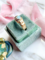 10k Vintage White Opal Cabochon Ring