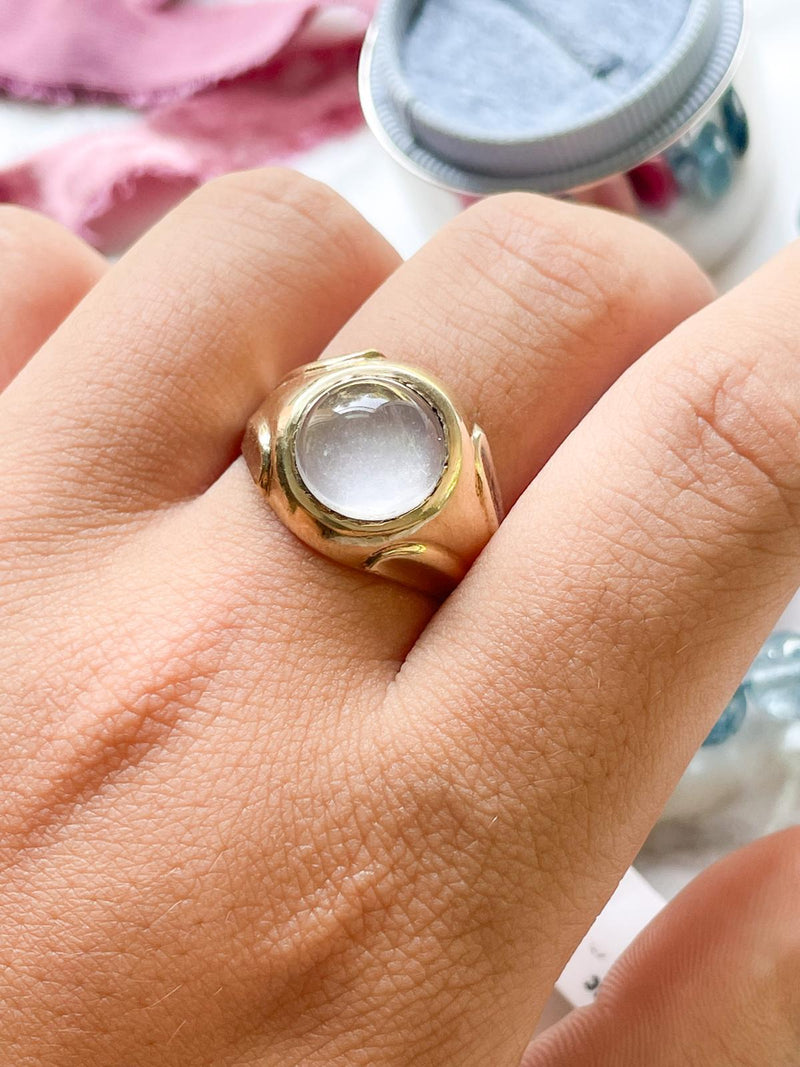 10k Vintage Moonstone Cabochon Signet Ring