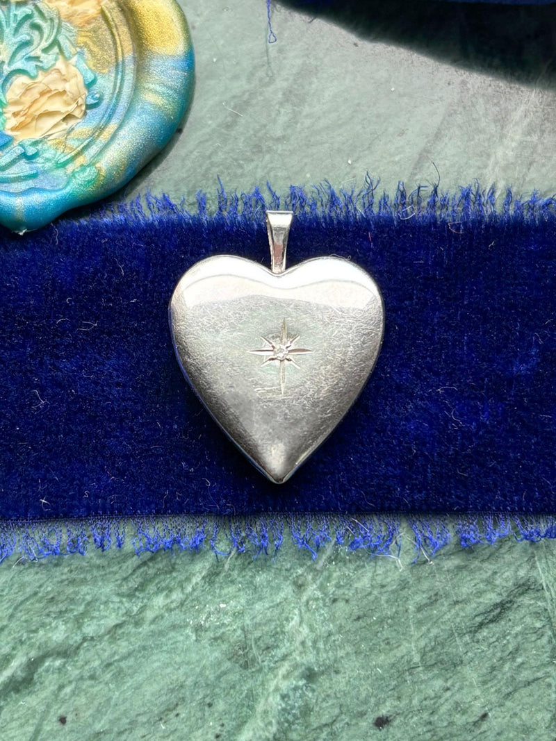 14k Vintage White Gold Heart Locket