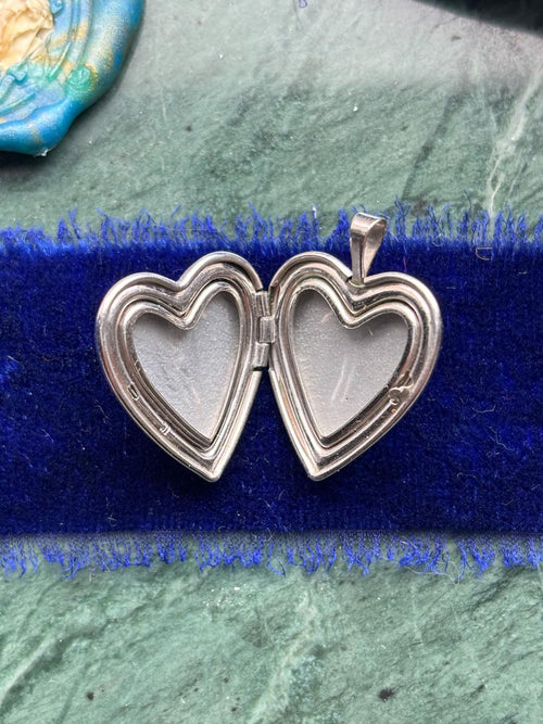 14k Vintage White Gold Heart Locket