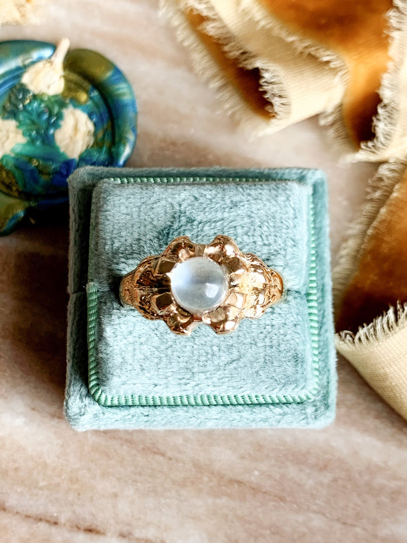 14k Victorian Belcher Set Moonstone Ring