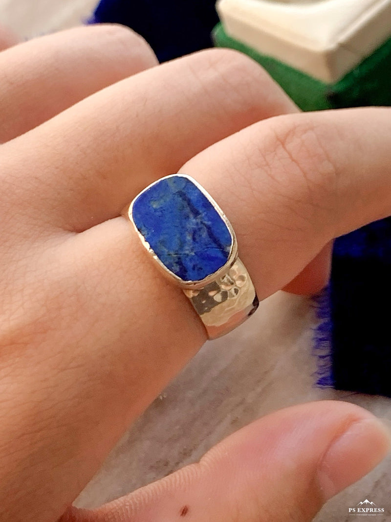 14k Vintage Lapis Hammered Gold Ring